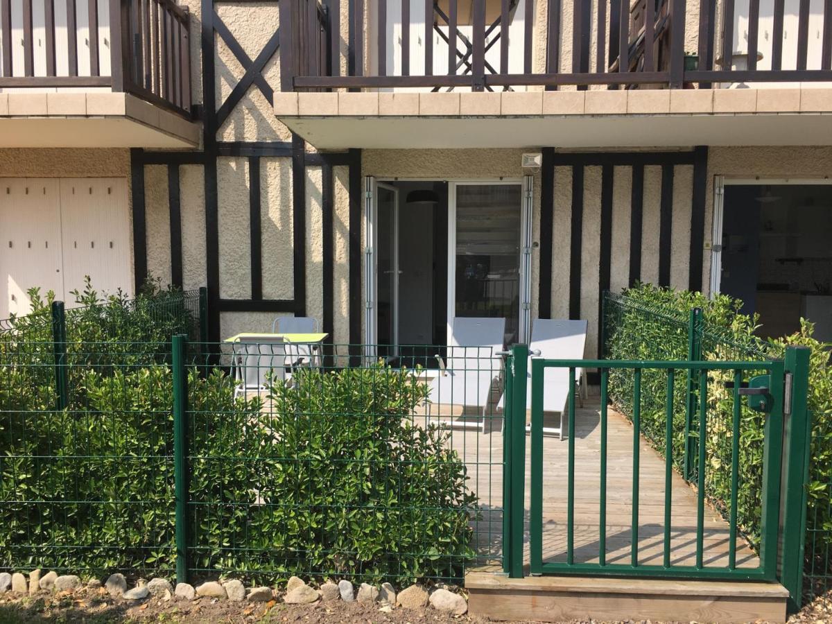 Studio Front De Mer Avec Terrasse Et Acces Direct Plage A Merville-Franceville - Fr-1-487-329 Kültér fotó